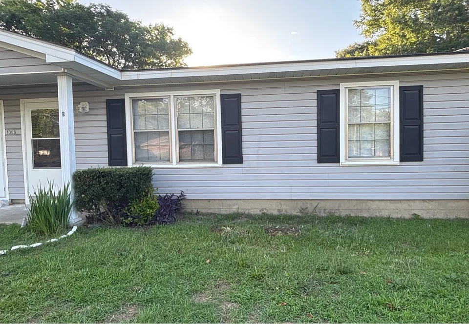 1309 Ireland Dr