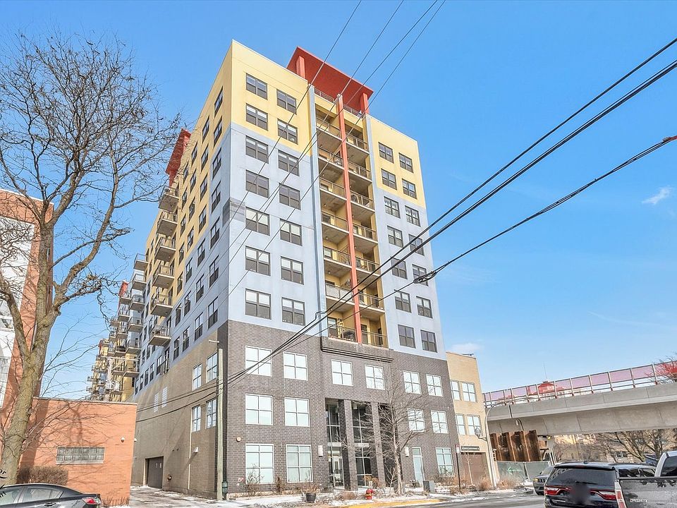 1st image of 1122 W Catalpa Ave APT 401