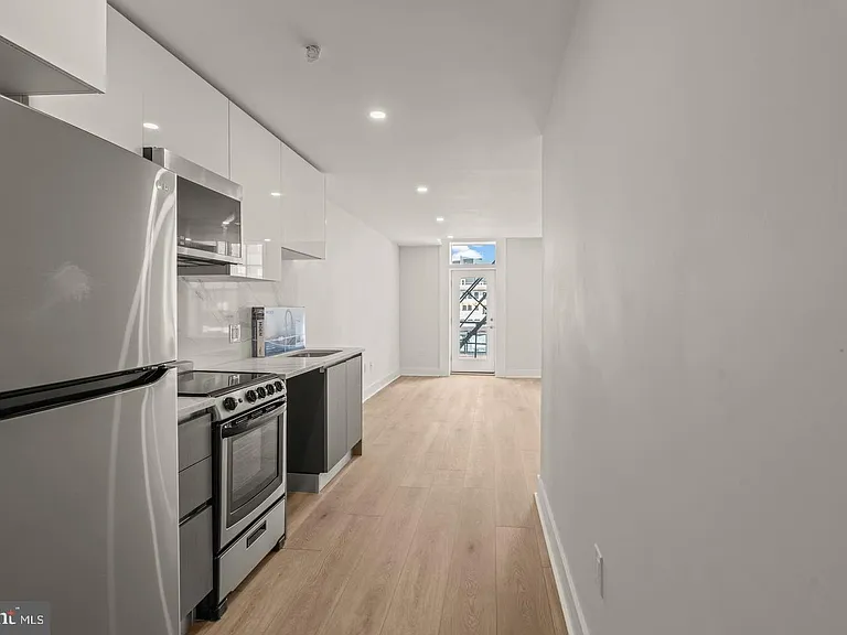 253 N 3rd St #3R — Photo 1