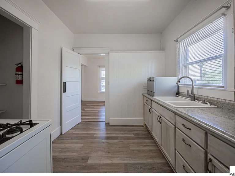 831 N 10th St — Photo 12
