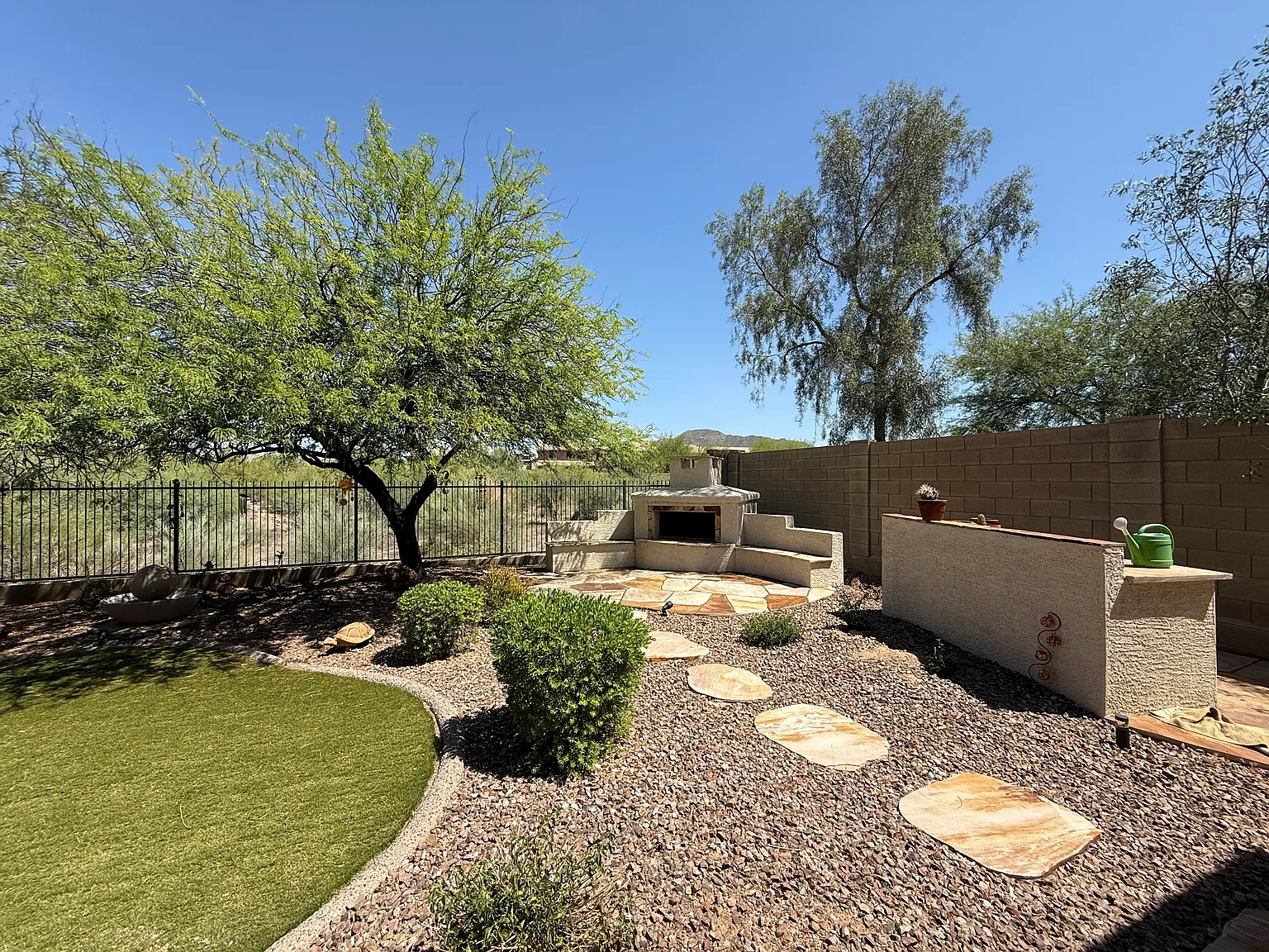 2344 W Clearview Trl — Photo 2