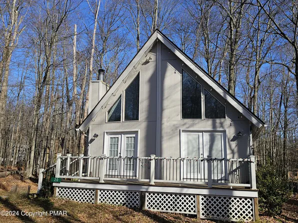 20 Minisink Dr, Pocono Lake, PA 18347