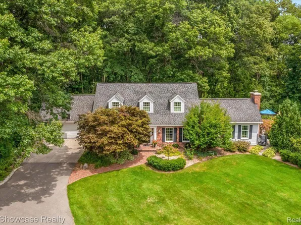 809 Old Milford Farms, Milford, MI 48381