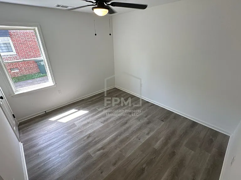 3694 Marion Ave — Photo 9