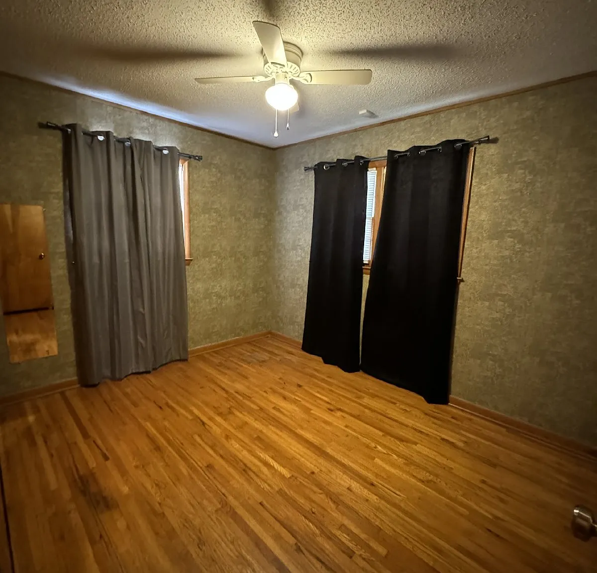 3 bed, 1.5 bath, 1438 sqft, $1,395 — Photo 3