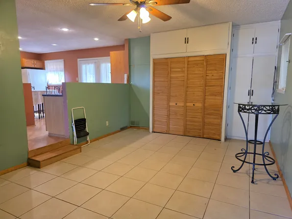 904 Avenida Del Sumbre, Roswell, NM 88203