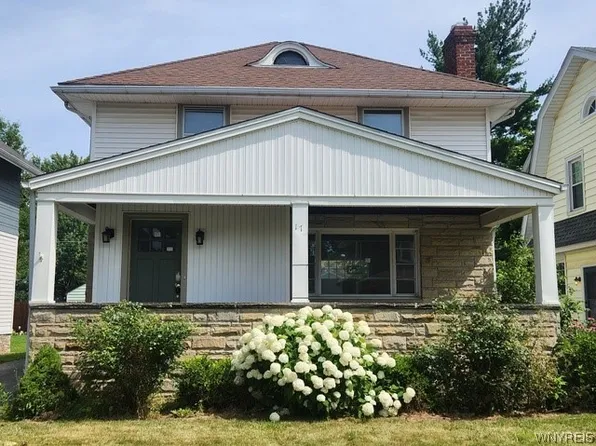 17 Regent St, Lockport, NY 14094