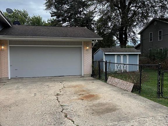 2nd image of 18740 W Willow Point Dr