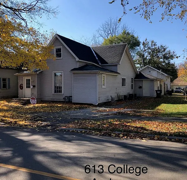 613 College Dr #C — Photo 1