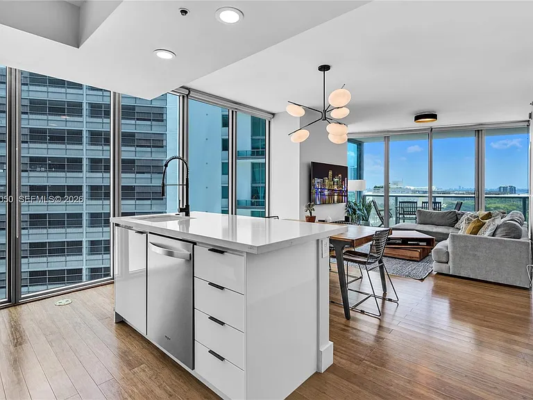 888 Biscayne Blvd #812 — Photo 4