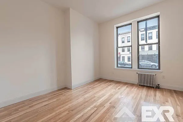 Rented by EXR | media 22