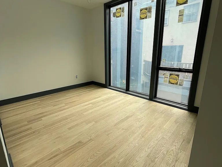 555 N Lawrence St #2R — Photo 12