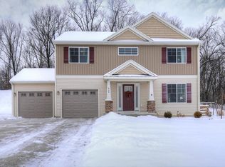 656 Reece Ct SE, Lowell, MI 49331