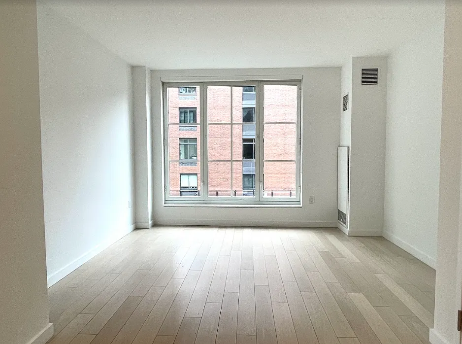 535 West 43rd Street — Photo 4