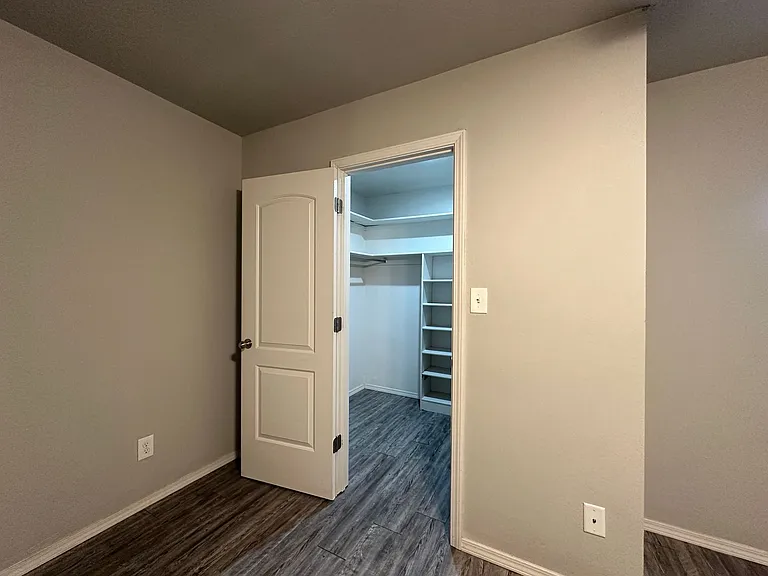 Pavilion Place Apartments — Photo 34