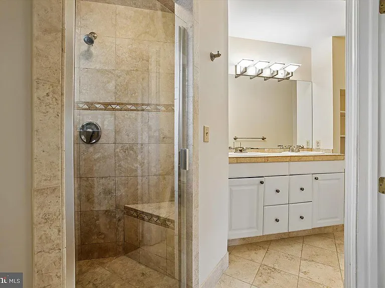 4602 Derussey Pkwy — Photo 27