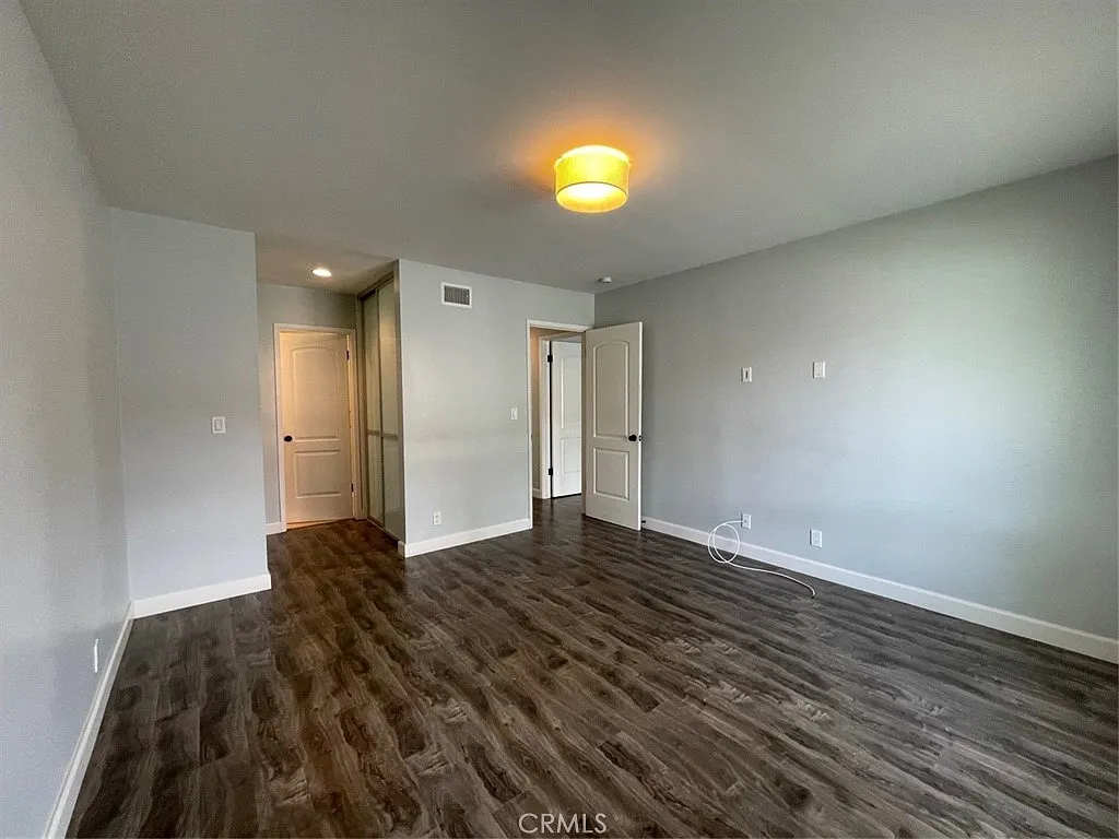 3 bed, 1368 sqft, $6,900 — Photo 3