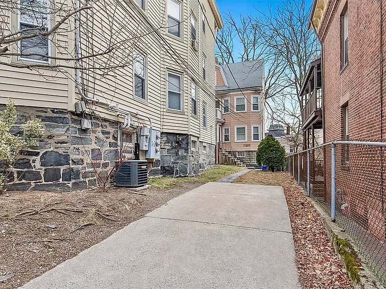 78R Mount Vernon St #1-R — Photo 12