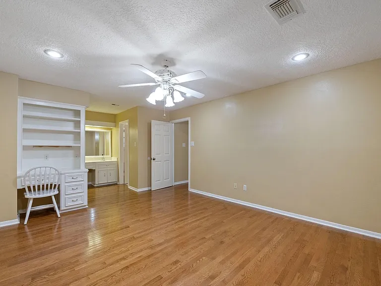 9719 Godstone Ln — Photo 13