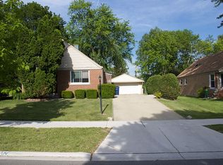 421 S Adeline Ave, Addison, IL 60101