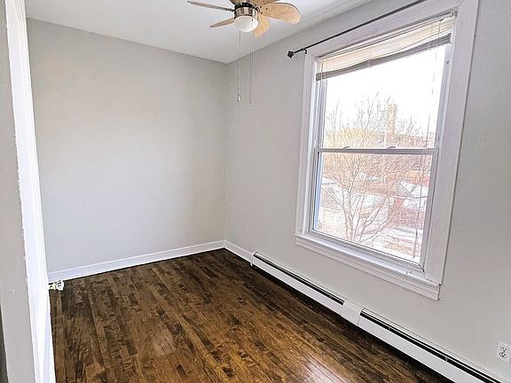 5th image of 825 Beloit Ave #2