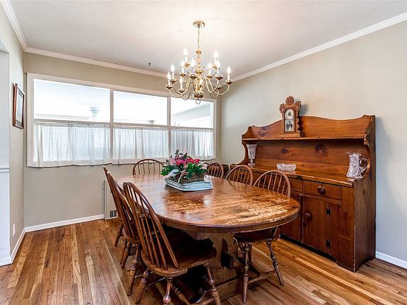 5th image of 834 Woodside Dr