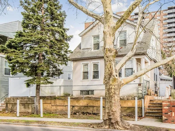 1724 Hutchinson River Parkway, Bronx, NY 10461