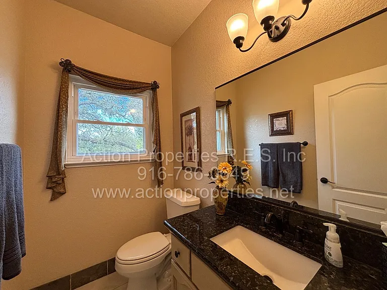 4726 Abbey Hl — Photo 10