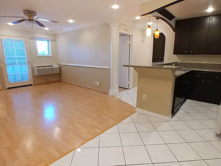 Carmel Heights Apts — Photo 13