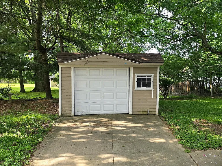 13040 Hathaway Rd — Photo 10