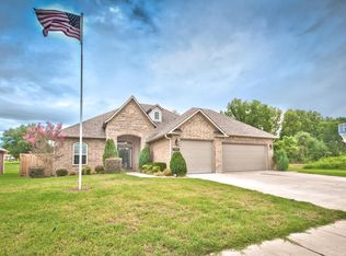 1318 Falling Leaf Cir, Alma, AR 72921