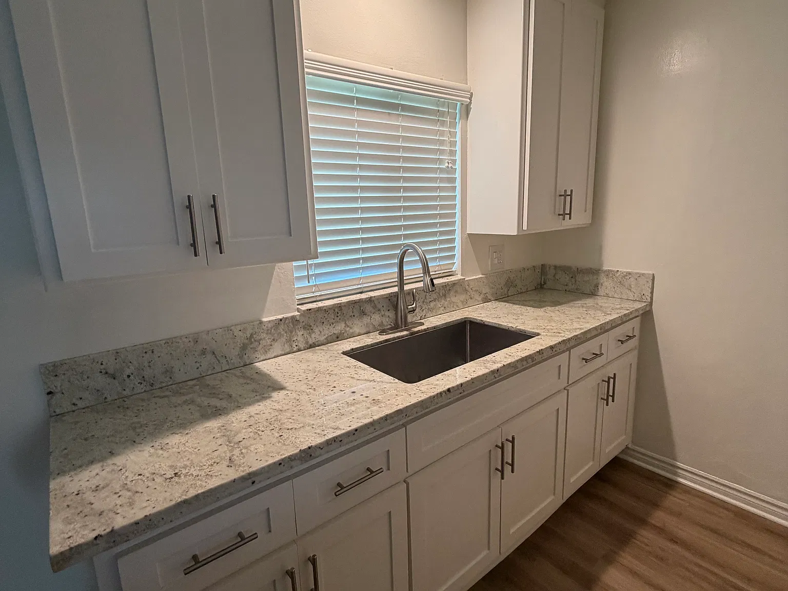 2 bed, $2,525 — Photo 4