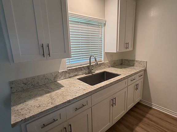 4th image of 10523 Paramount Blvd APT B