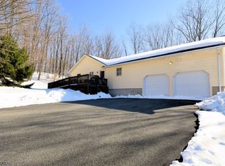 33 Lincoln Pl, Newton, NJ 07860