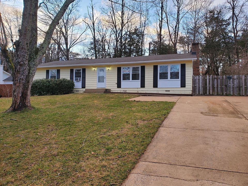 1st image of 308 Oakridge Dr