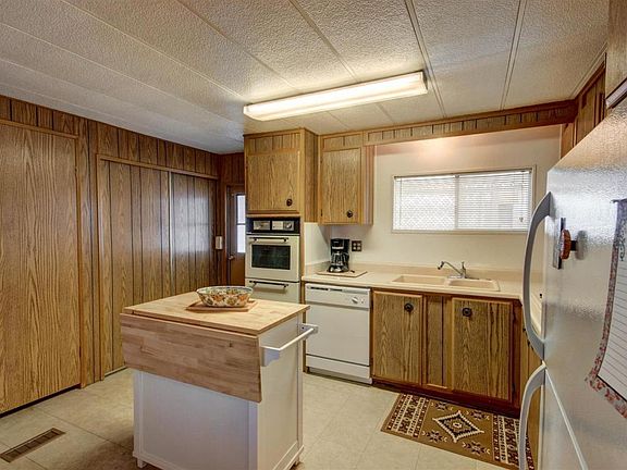 3rd image of 8332 E Deer Cir