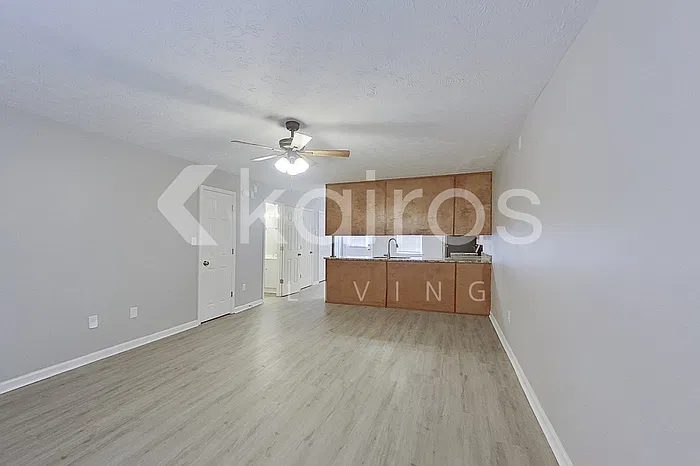 160 Deer Pkwy — Photo 6
