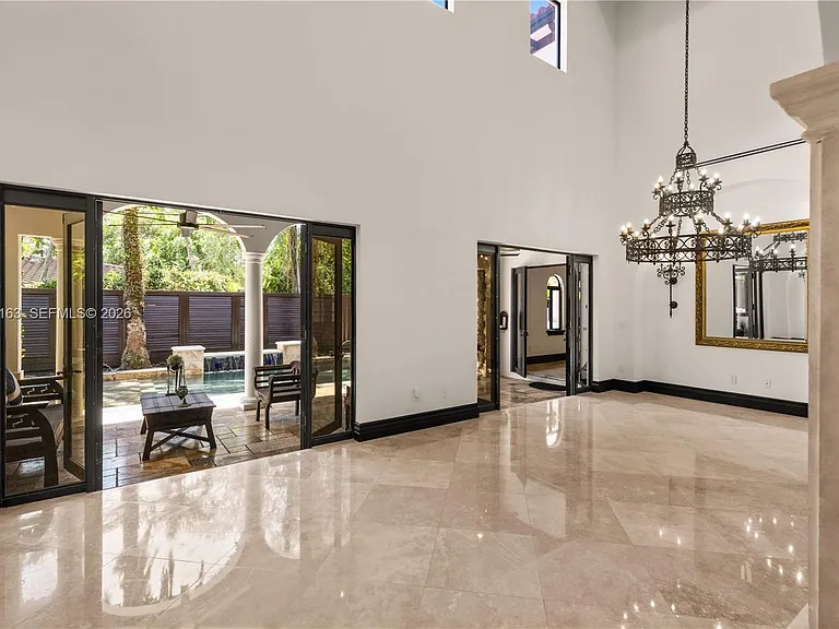 5838 SW 50th St — Photo 10