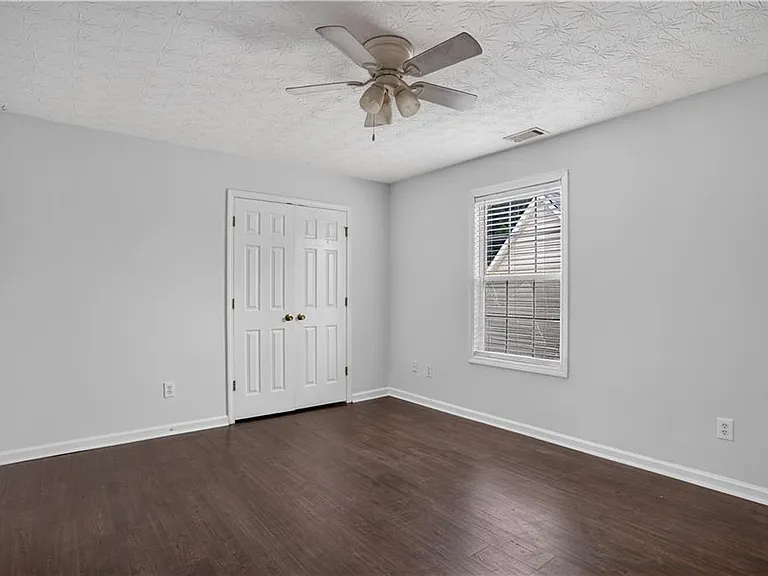 325 Shadowbrooke Cir — Photo 17