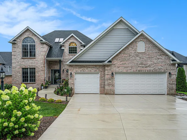 467 Surrey Hill Ln, Valparaiso, IN 46385