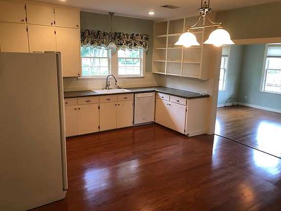 Expansive Counters, Cabinets, & Shelving