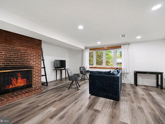 3rd image of 8504 Farrell Dr #2