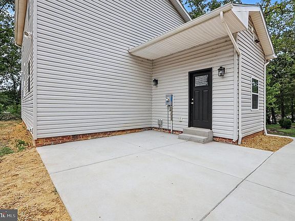 5th image of 3179 Oakmont Ave