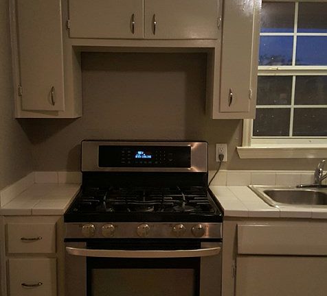 3rd image of 3803 Thomason Dr