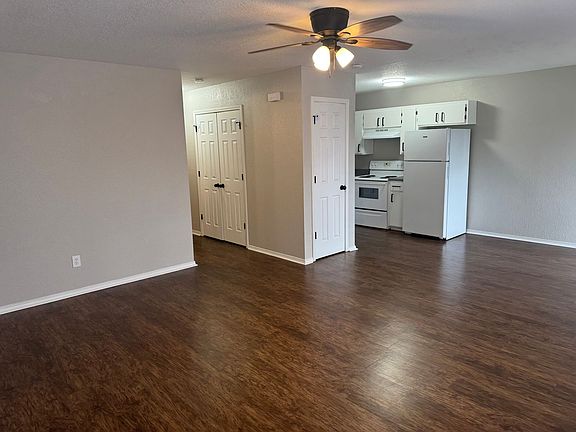 5th image of 323 S 12th St APT G
