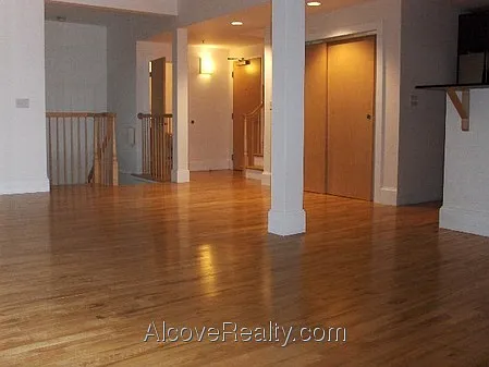 3 bed, 1.0 bath, $4,400 — Photo 2