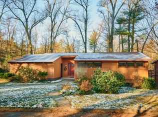 12 Cranberry Ln, Amherst, MA 01002