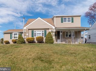 11008 Stevens Rd, Philadelphia, PA 19116