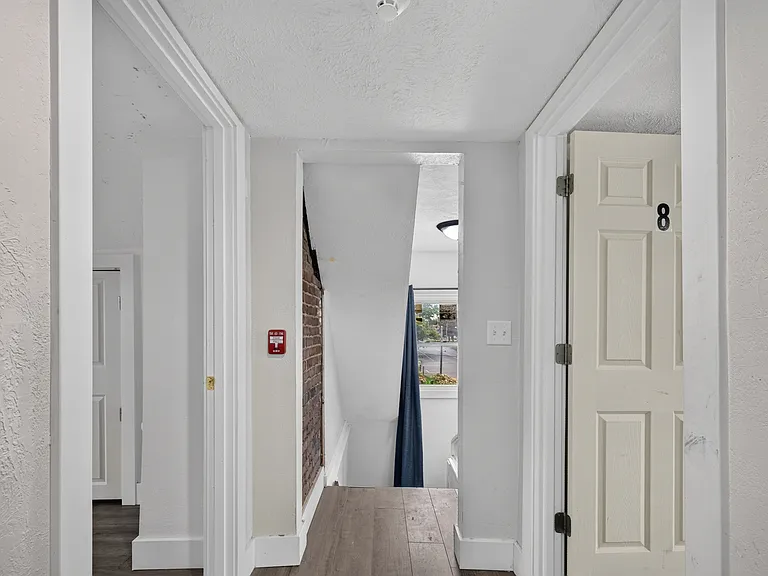 918 Elm St — Photo 11