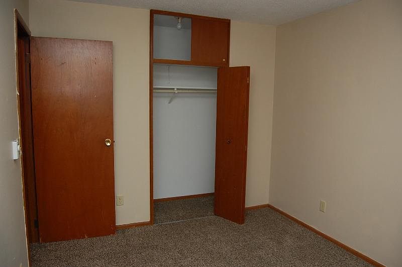 2nd image of 515 E 4th St